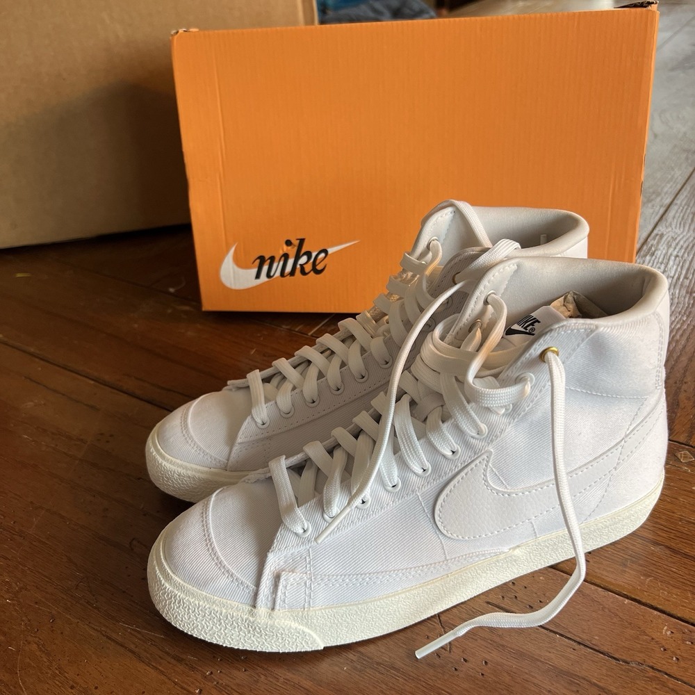 Nike Blazer Mid 77 Canvas Triple White Women's Sz 8.5W (7y) Brand New With Box!